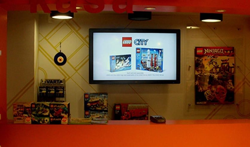 2373679654_ref-adore-01